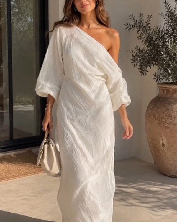 Abito bianco monospalla — Instagram Maison Lalla